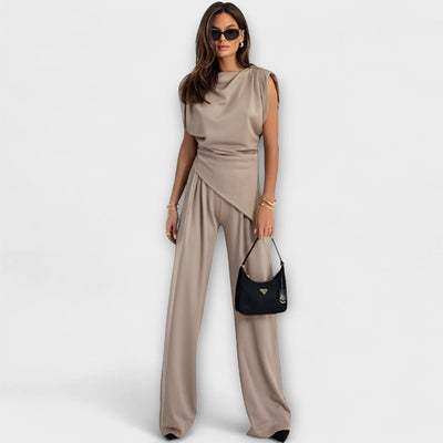 Sofia - Conjunt Asimètric amb Espatlles Drapades