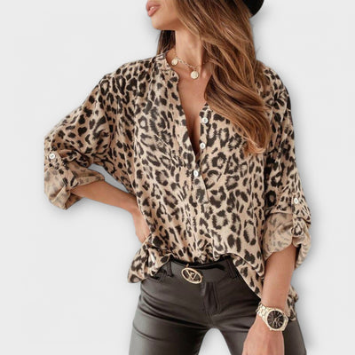 Blusa moderna amb estampat de lleopard