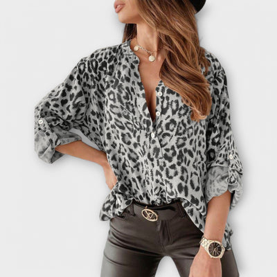 Blusa moderna amb estampat de lleopard