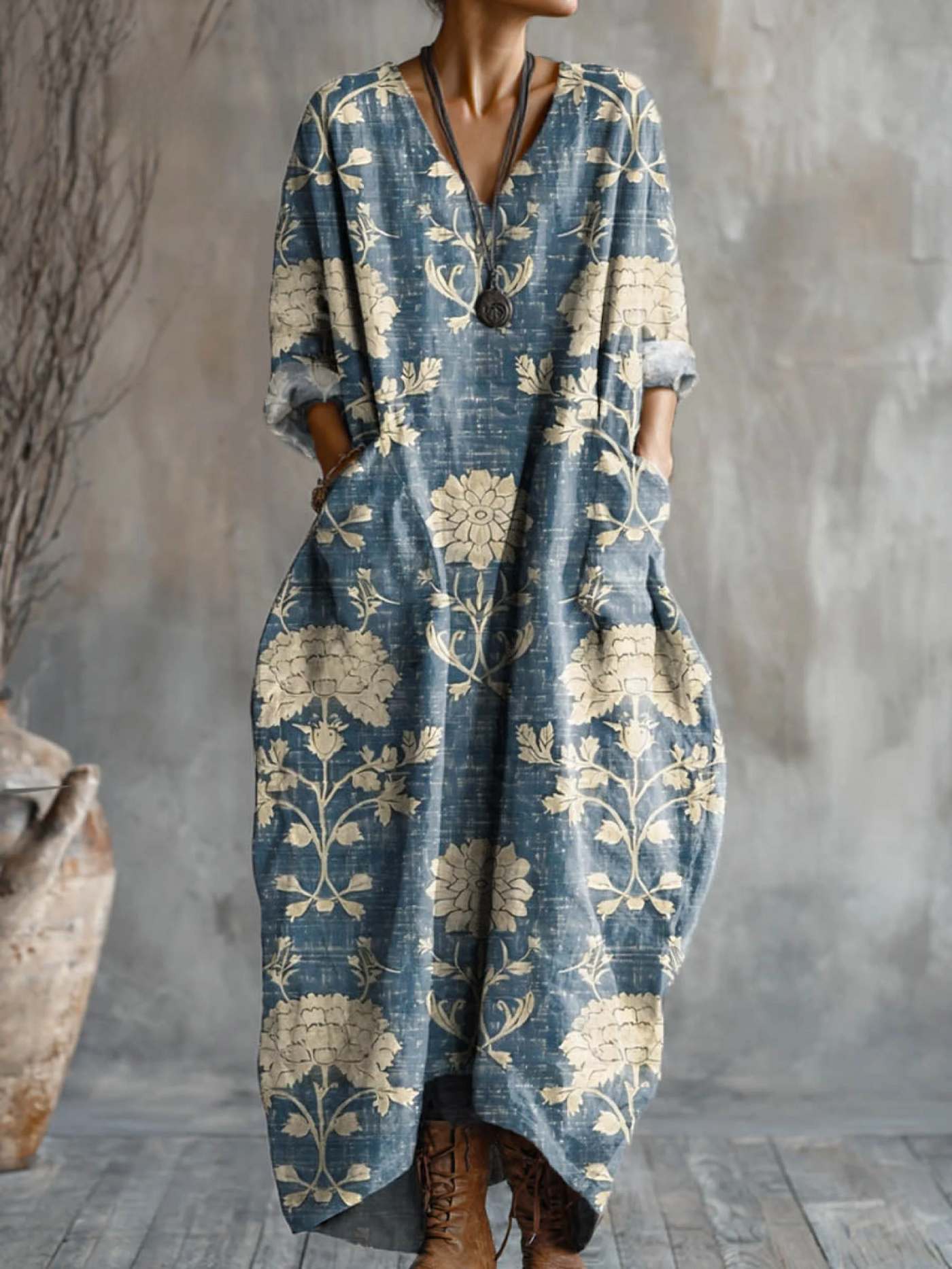 Vestit de cotó de dona amb disseny floral vintage, amb butxaca i escot en V