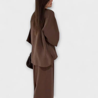 Jacqueline - Top i pantalons casuals amb escot en V