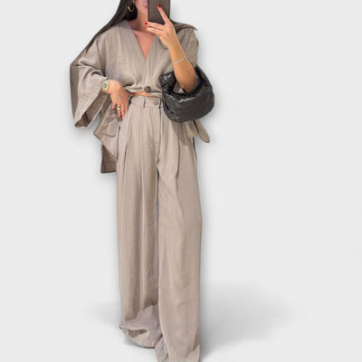 Jacqueline - Top i pantalons casuals amb escot en V